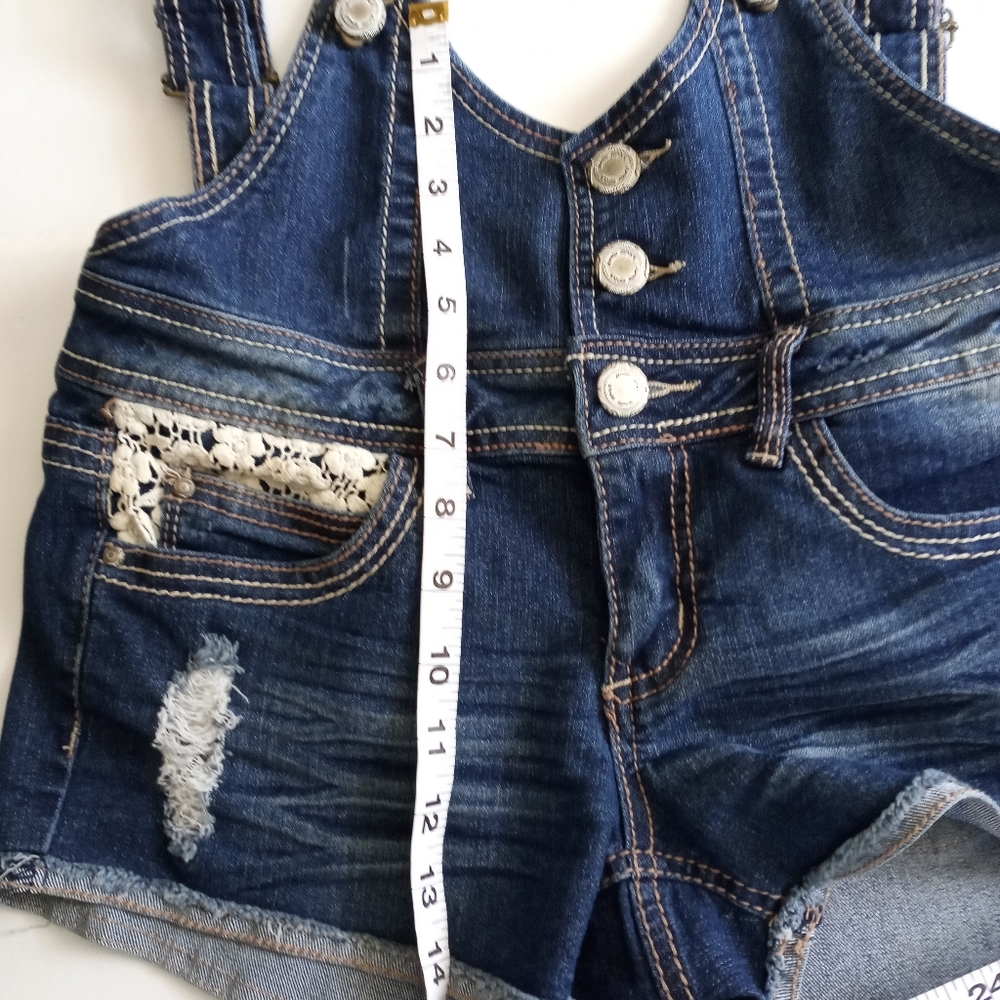 Almost Famous Bibs Jean Shorts Embellished Size 5 - Picture 15 of 16